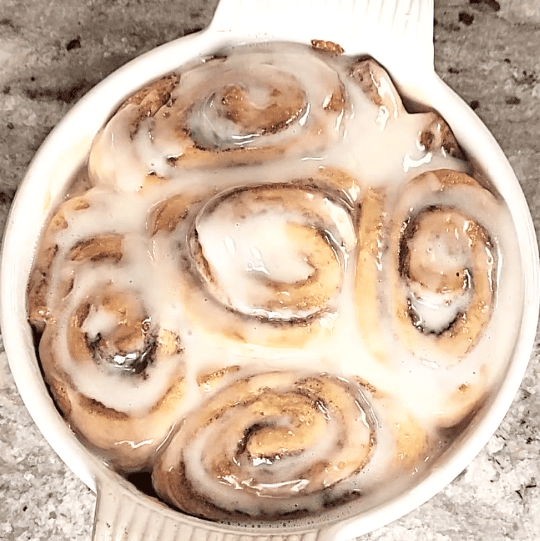Looking for the best cinnamon roll trick? This heavy whipping cream cinnamon roll hack is a game changer.