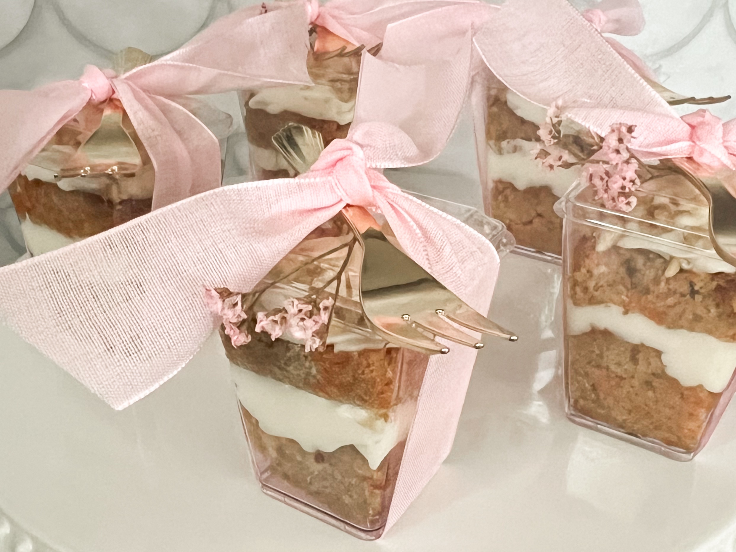 How to make delicious carrot cake dessert cups? Follow our simple steps for a sweet treat everyone loves.