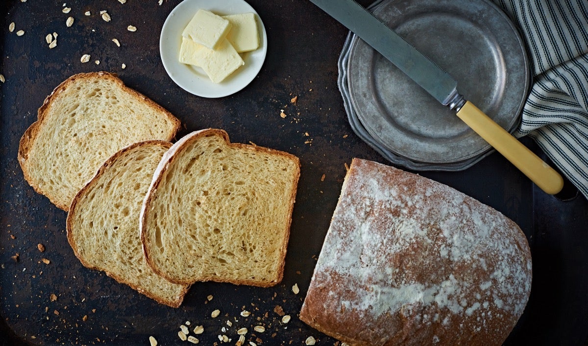 How to bake King Arthur back of the bag oatmeal bread? Follow these simple steps for a tasty loaf.