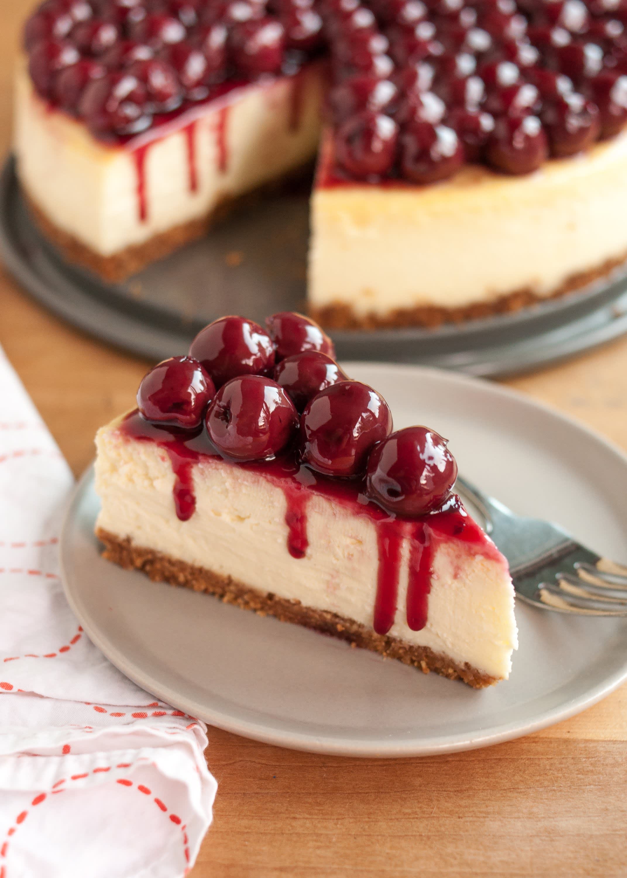 What is the secret to a perfect brown cheese cake? (Learn simple tips for a truly delicious dessert)