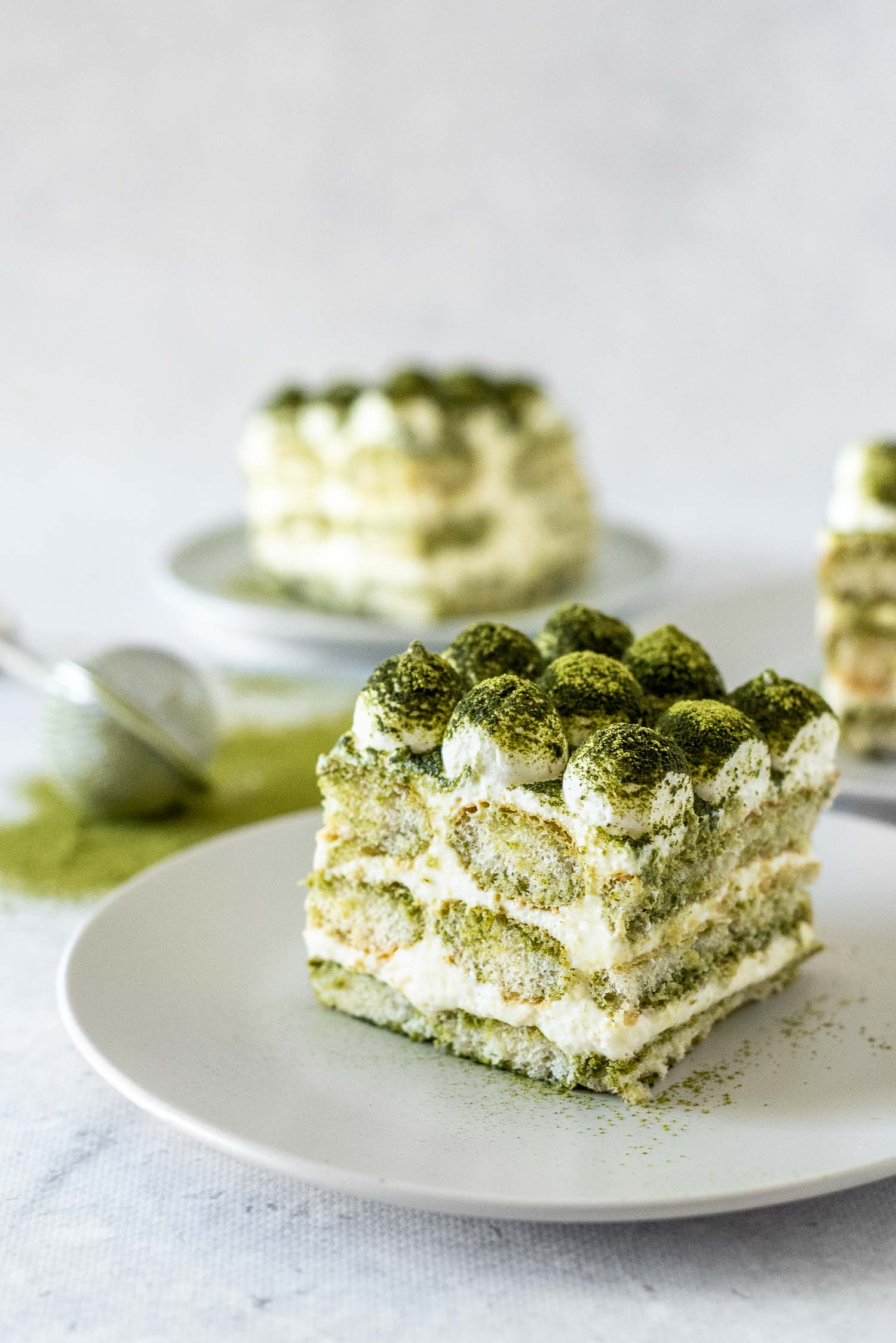 Want an easy matcha tiramisu cake recipe? Try this no-bake version for a quick, delicious treat.