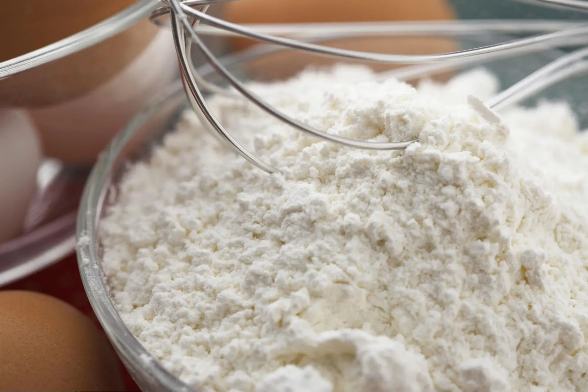 Wondering what is low gluten flour? Discover its benefits and if it is right for you!