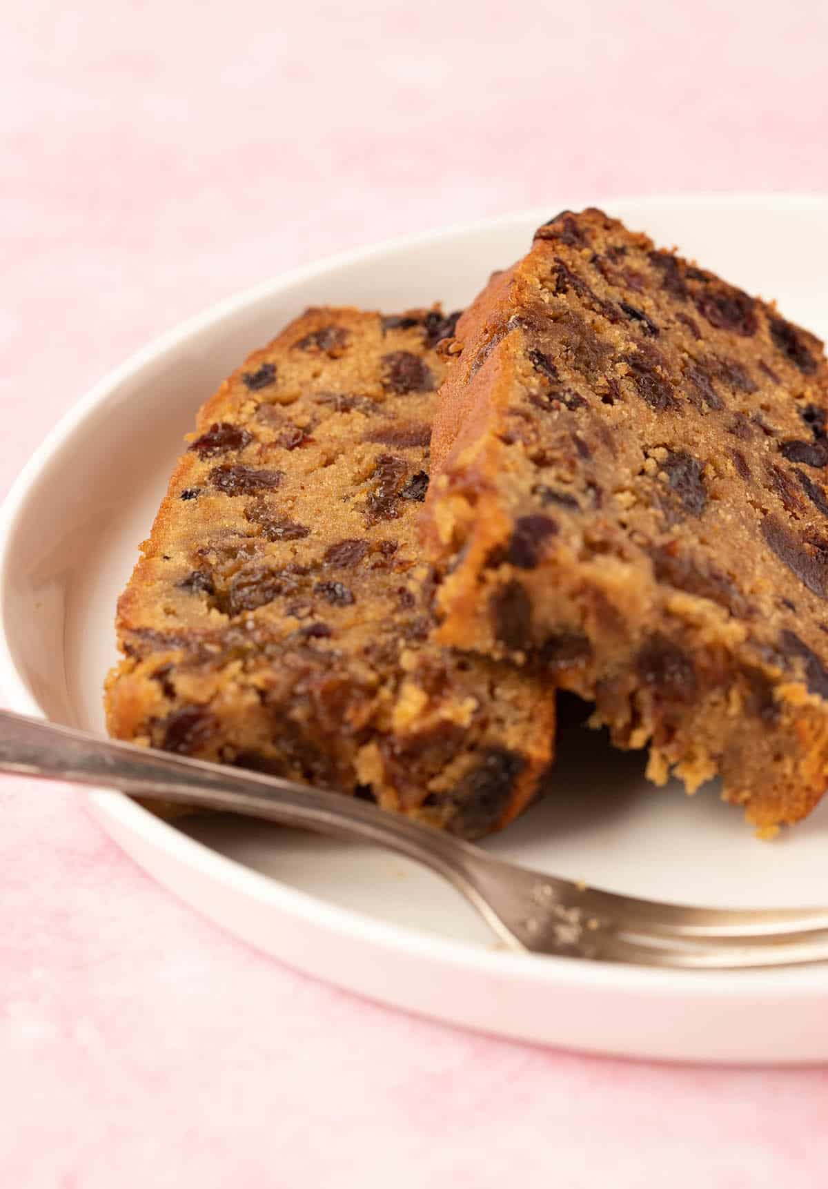 Need an easy nut free fruit cake recipe? (This quick guide will show you how to make it)